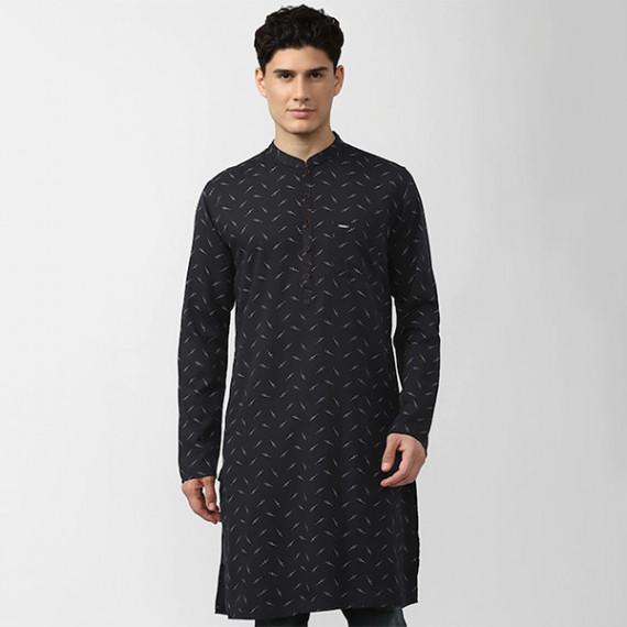http://13.204.215.80/products/men-black-geometric-printed-kurta-1