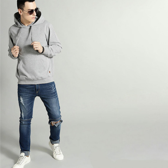 http://13.204.215.80/products/the-lifestyle-co-men-grey-melange-solid-hooded-sweatshirt