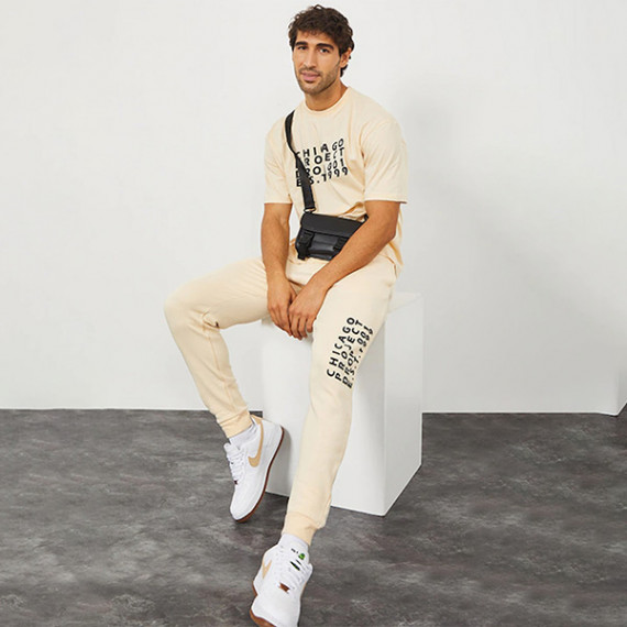 http://13.204.215.80/products/men-cream-colored-solid-slim-fit-cotton-joggers