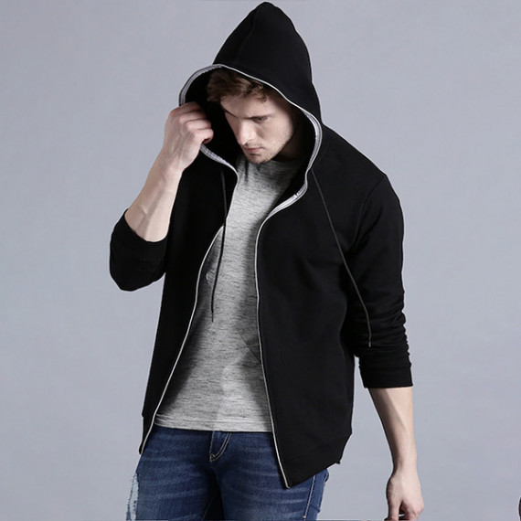 http://13.204.215.80/products/men-black-solid-hooded-sweatshirt