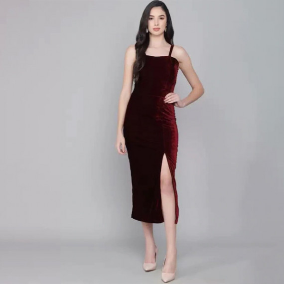 http://13.204.215.80/products/maroon-velvet-sheath-midi-dress
