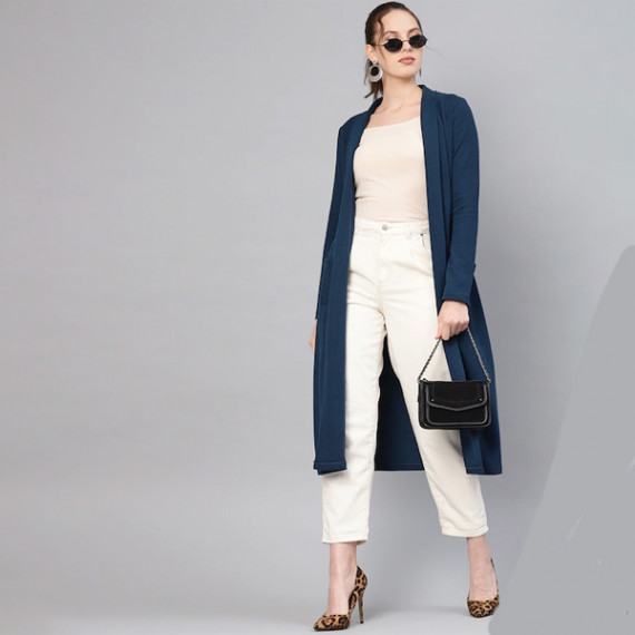 http://13.204.215.80/products/women-teal-blue-longline-solid-open-front-winter-shrug