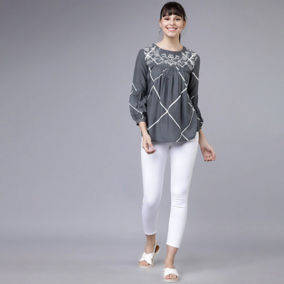 http://13.204.215.80/products/women-grey-and-white-printed-a-line-top
