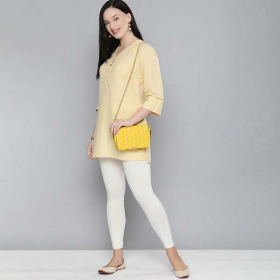 http://13.204.215.80/products/women-off-white-solid-leggings