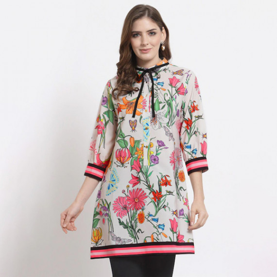 http://13.204.215.80/products/women-white-tunics