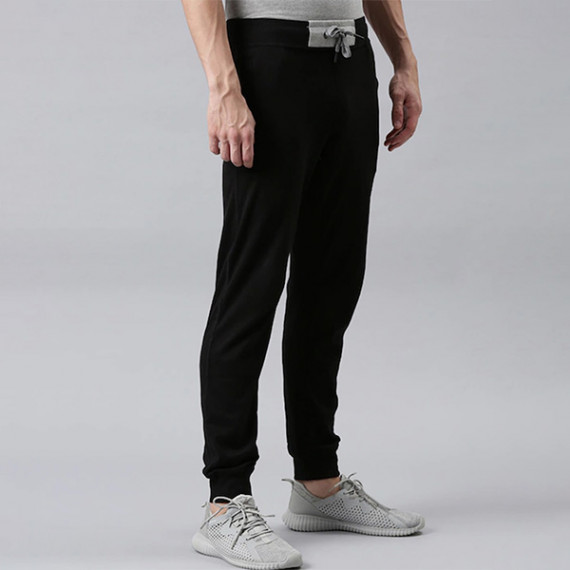 http://13.204.215.80/products/men-black-solid-organic-cotton-track-pants