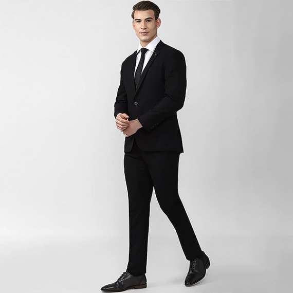 http://13.204.215.80/products/mens-slim-fit-suit