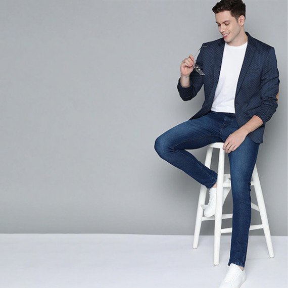 http://13.204.215.80/products/men-navy-blue-self-design-single-breasted-blazer