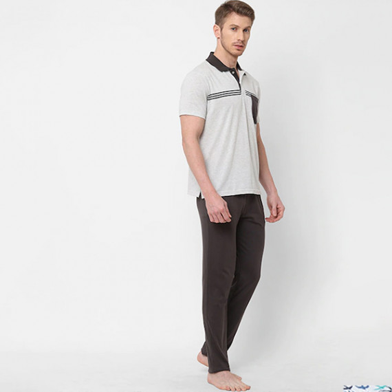 http://13.204.215.80/products/men-white-grey-striped-pure-cotton-night-suit