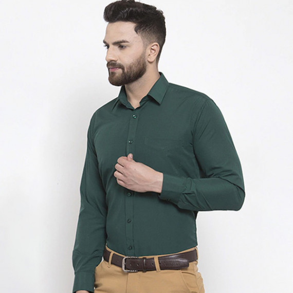 http://13.204.215.80/products/men-green-slim-fit-solid-formal-shirt