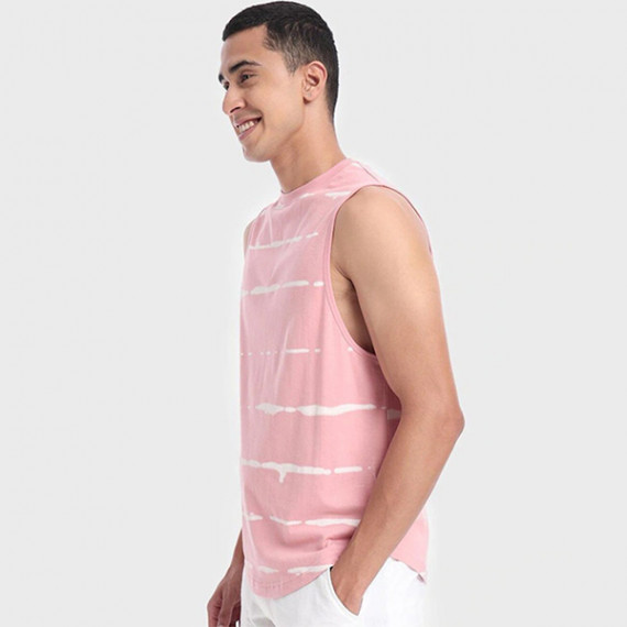 http://13.204.215.80/products/men-pink-oversized-vest