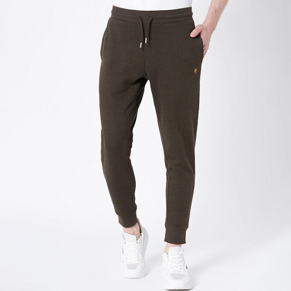 http://13.204.215.80/products/men-olive-solid-joggers