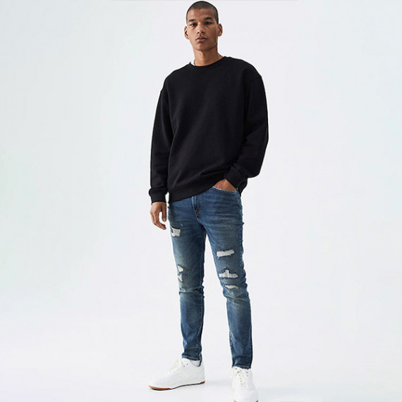http://13.204.215.80/products/men-blue-mildly-distressed-jeans