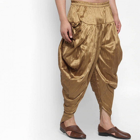 http://13.204.215.80/products/men-gold-toned-solid-silk-dhotis