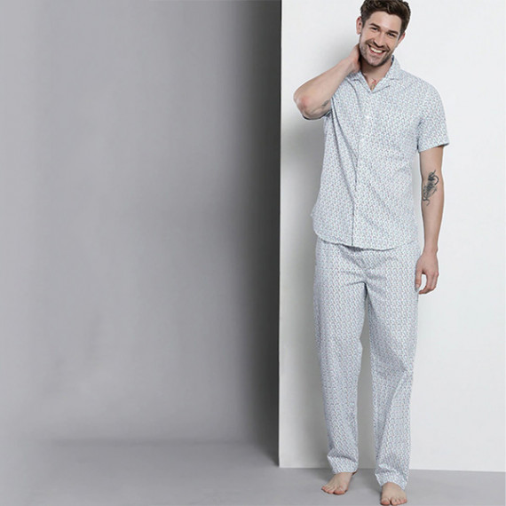 http://13.204.215.80/products/men-white-printed-pure-cotton-night-suit