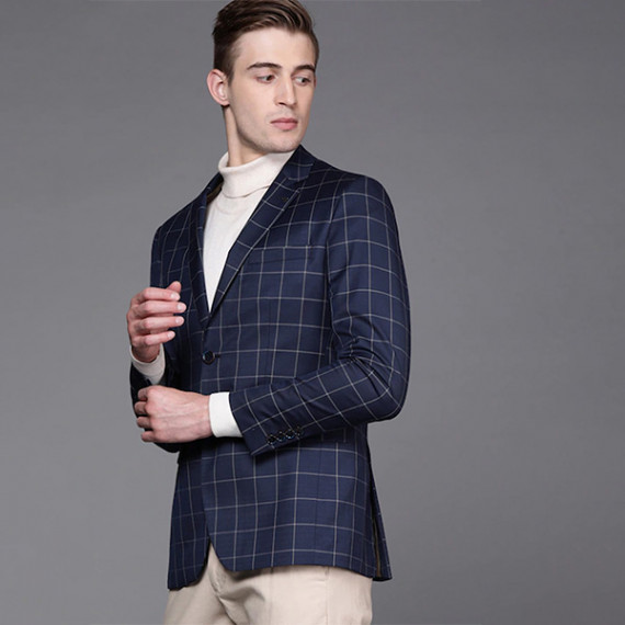 http://13.204.215.80/products/men-navy-blue-beige-slim-fit-checked-single-breasted-smart-casual-blazer