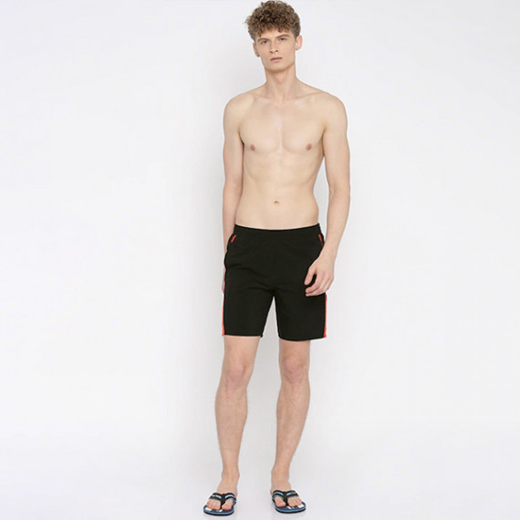 http://13.204.215.80/products/men-black-printed-swim-shorts-1