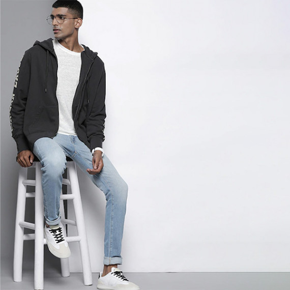 http://13.204.215.80/products/men-blue-skinny-fit-heavy-fade-stretchable-jeans