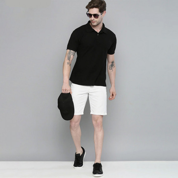 http://13.204.215.80/products/men-white-slim-fit-chino-shorts