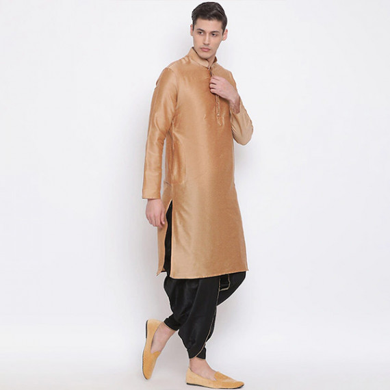 http://13.204.215.80/products/men-black-solid-dhoti-pants